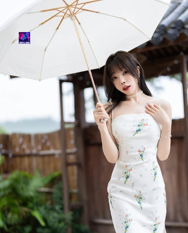 Anna Paquin HOT51.COM