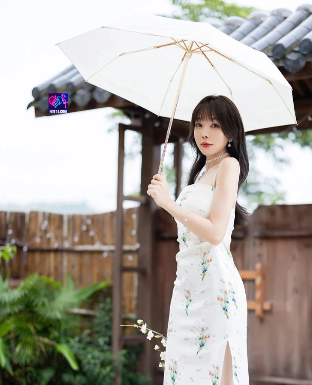 Anna Paquin HOT51.COM