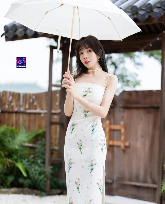 Anna Paquin HOT51.COM